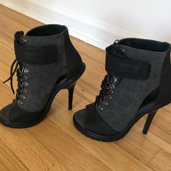 Kenneth Cole open toe bootie - 7 - Picture 4 of 7